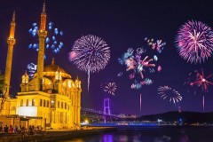 Istanbul-New-Year-Fireworks-on-the-Bosphorus-800600